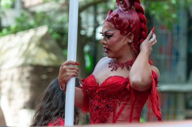 Toronto, ON, Kanada 30 Haziran 2024: Toronto 'daki 2024 Geleneksel Onur Yürüyüşü' ne Halk katıldı..