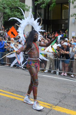 Toronto, ON, Kanada 30 Haziran 2024: Toronto 'daki 2024 Geleneksel Onur Yürüyüşü' ne Halk katıldı..