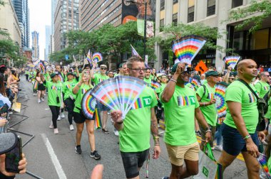 Toronto, ON, Kanada 30 Haziran 2024: Toronto 'daki 2024 Geleneksel Onur Yürüyüşü' ne Halk katıldı..