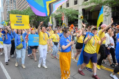 Toronto, ON, Kanada 30 Haziran 2024: Toronto 'daki 2024 Geleneksel Onur Yürüyüşü' ne Halk katıldı..