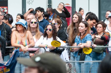 Toronto, ON, Kanada 30 Haziran 2024: 2024 Geleneksel Onur Yürüyüşü katılımcısı.
