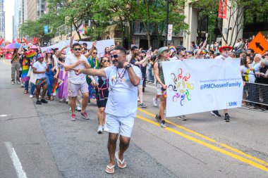 Toronto, ON, Kanada 30 Haziran 2024: Toronto 'daki 2024 Geleneksel Onur Yürüyüşü' ne Halk katıldı..