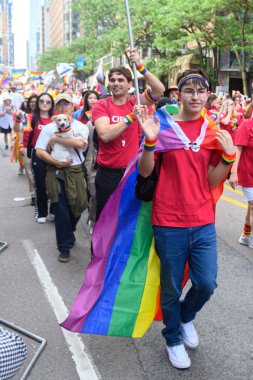 Toronto, ON, Kanada 30 Haziran 2024: Toronto 'daki 2024 Geleneksel Onur Yürüyüşü' ne Halk katıldı..