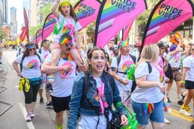 Toronto, ON, Kanada 30 Haziran 2024: Toronto 'daki 2024 Geleneksel Onur Yürüyüşü' ne Halk katıldı..