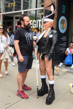 Toronto, ON, Kanada 30 Haziran 2024: Toronto 'daki 2024 Geleneksel Onur Yürüyüşü' ne Halk katıldı..