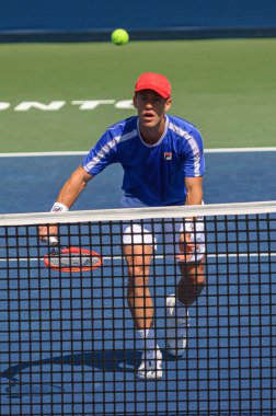 Toronto, ON, Kanada - 7 Ağustos 2023: Diego Schwartzman (Arjantin) Toronto 'daki Sobeys Stadyumu' nda oynanan Ulusal Banka Açık ön eleme karşılaşmasında Aleksandar Vukiç (Avustralya) ile oynadı.