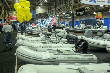Toronto, ON, Kanada 18 Ocak 2025: Kauçuk botlar, Toronto Uluslararası Boat Show 'daki sergide sergilenmektedir...