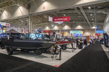 Toronto, ON, Kanada 18 Ocak 2025: Toronto Uluslararası Boat Show 'daki sergide yelkenliler sunuluyor...