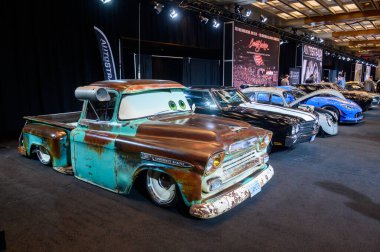 Toronto, ON, Kanada - 14 Şubat, 2025 Kanada Uluslararası Otomobil Fuarı 'nda sunulan Chevrolet Apache Pickup.