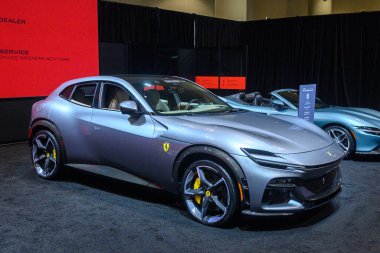 Toronto, ON, Kanada - 14 Şubat 2023 Ferrari Purosangue Kanada Uluslararası Otomobil Fuarı 'nda sunuldu.