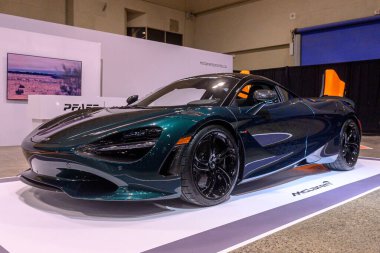 Toronto, ON, Kanada - 14 Şubat 2025: McLaren 750S Kanada Uluslararası Otomobil Fuarı 'nda sunuldu.