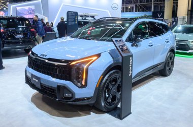 Toronto, ON, Kanada - 14 Şubat 2025: Kia Sportage 2025 Kanada Uluslararası Otomobil Fuarı 'nda sunuldu.