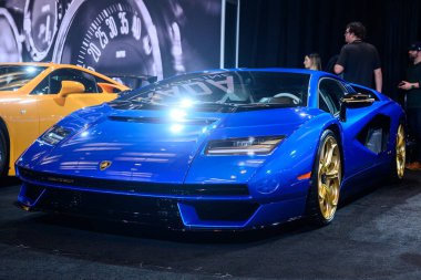 Toronto, ON, Kanada - 14 Şubat 2025 Lamborghini Countach LP 800-4 Kanada Uluslararası Otomobil Fuarı sırasında Auto Exotica bölümünde sunulmuştur..