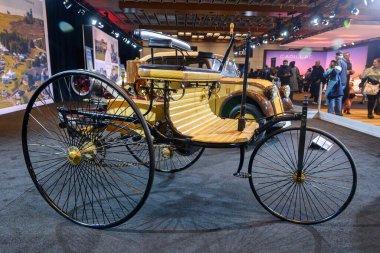 Toronto, ON, Kanada - 14 Şubat 2025 Kanada Uluslararası Otomobil Fuarı sırasında Benz Patent MotorWagen Replica Auto Exotica bölümünde sunuldu.