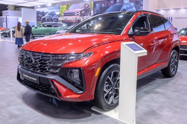Toronto, ON, Kanada - 14 Şubat 2025: Hyundai Tucson N Line Hybrid Kanada Uluslararası Otomobil Fuarı 'nda sunuldu.