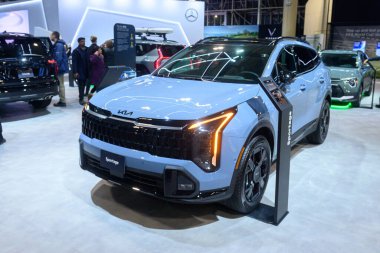 Toronto, ON, Kanada - 14 Şubat 2025: Kia Sportage 2025 Kanada Uluslararası Otomobil Fuarı 'nda sunuldu.