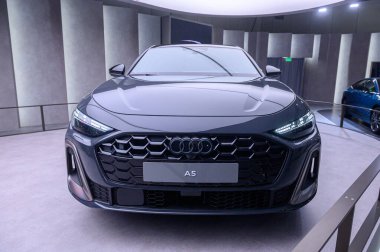 Toronto, ON, Kanada - 14 Şubat 2025: Audi A5 Kanada Uluslararası Otomobil Fuarı 'nda sunuldu.