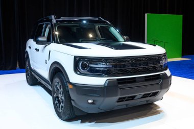 Toronto, ON, Kanada - 14 Şubat 2025 Ford Bronco Spor 2025 Kanada Uluslararası Otomobil Fuarı 'nda sunuldu.