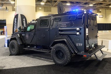 Toronto, ON, Kanada - 14 Şubat 2025: Terradyne Zırhlı Gurkha MPV 2025 Kanada Uluslararası Otomobil Fuarı 'nda sunuldu.