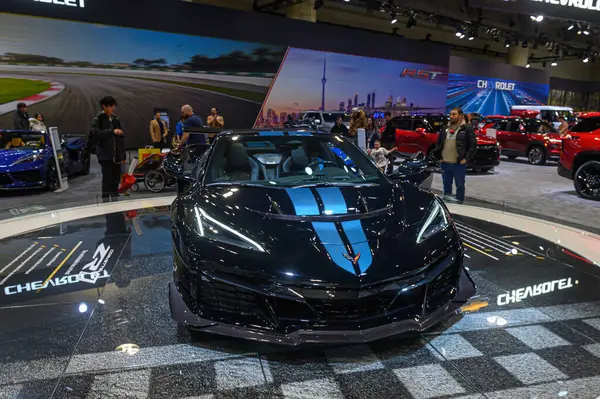 Toronto, ON, Kanada - 14 Şubat 2025 Chevy Corvette ZR1 Kanada Uluslararası Otomobil Fuarı 'nda sunulmuştur..