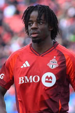 Toronto, ON, Kanada - 15 Mart 2025: Toronto FC 'nin 29 numaralı Deandre Kerr maçı sırasında BMO Field' da Toronto FC-Chicago İtfaiye FC maçına bakıyor.)