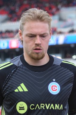 Toronto, ON, Kanada - 15 Mart 2025: 1 Chicago Fire FC kalecisi Chris Brady, BMO Field 'da Toronto FC' ye karşı oynanan maçta odaklanmıştır. Sayı 1: 2, Chicago İtfaiyesi kazandı.)