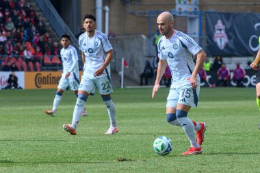 Toronto, ON, Kanada - 15 Mart 2025: Andrew Gutman # 15 Chicago Fire FC savunucusu BMO Field 'da Toronto FC-Chicago Fire FC arasında oynanan maçta topla hareket etti (1: 2 Chicago Fire FC kazandı))