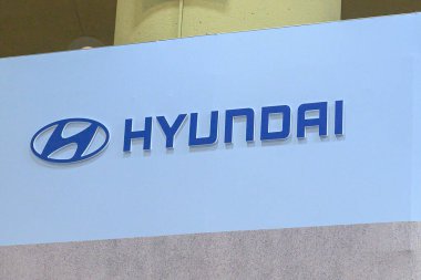 Toronto, ON, Kanada - 14 Şubat 2025: Kanada Uluslararası Otomobil Fuarı 'nda Hyundai amblemi sergilendi.