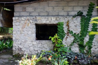 Benzin istasyonunun gündüz çekimleri.