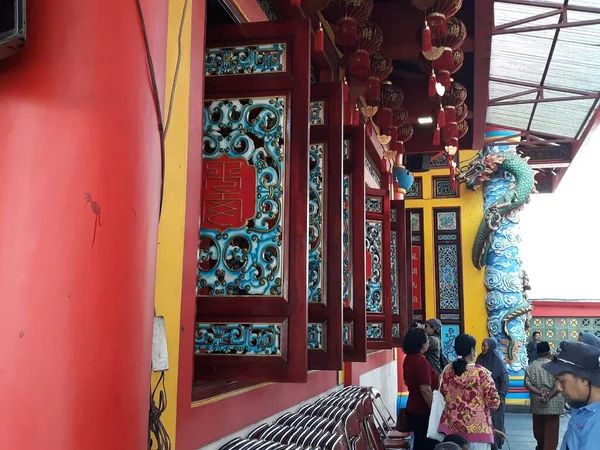 Temple Buildings Indonesia Orang Sedang Berkumpul Klenteng Bangunan Ibadah Agama — Foto Stock