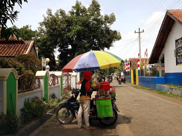 Sprzedawca Jedzenia Ulicy Indonezja — Zdjęcie stockowe