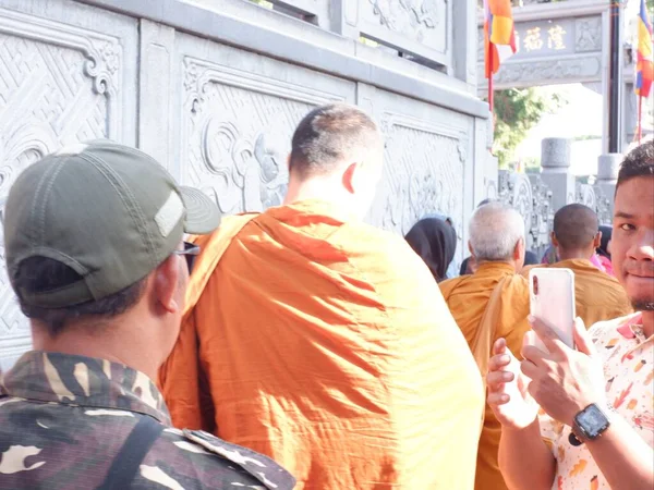 Den Buddistiska Prästen Gudstjänstprocession Indonesien Prosesi Thudong Biksu Bante Budha — Stockfoto