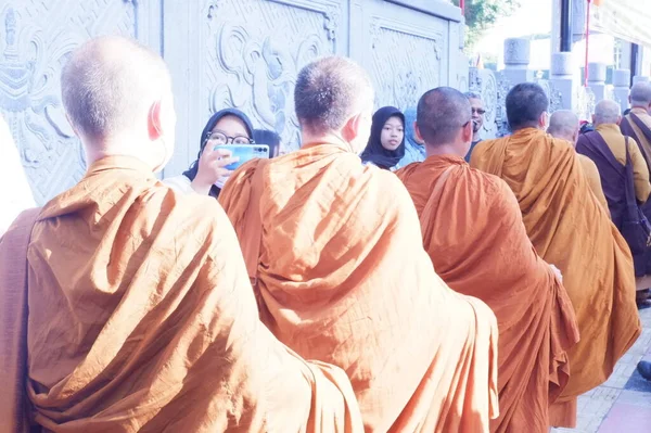 Buddist Priest Being Procession Worship Prosesi Thudong Biksu Bante Budha — Stockfoto