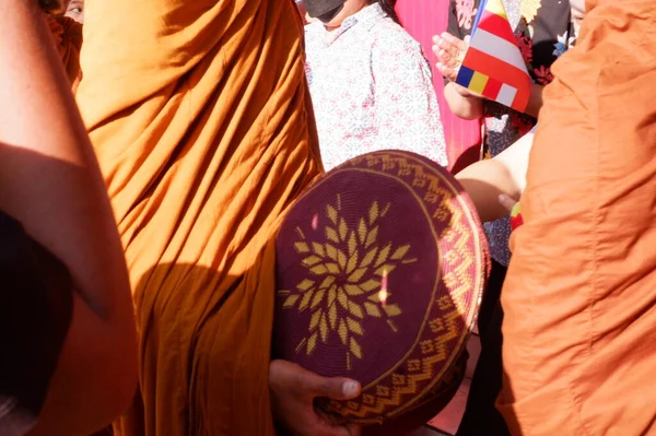 the buddist priest is being a procession of worship, prosesi thudong, biksu bante budha berjalan kaki, dari thailand ke candi borobudur di Indoneisa, hari waisak, nampak para biksu berjalan membawa wadah menerima sumbangan dari orang lain
