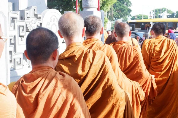 Buddist Priest Being Procession Worship Prosesi Thudong Biksu Bante Budha — Stockfoto