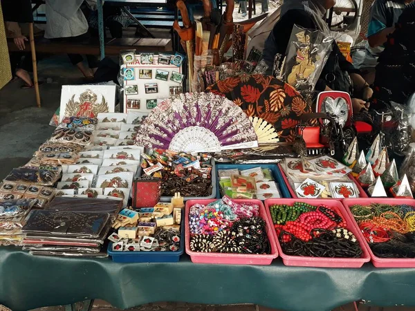 Bir Markette Bir Sürü Renkli Çikolata Şekeri — Stok fotoğraf