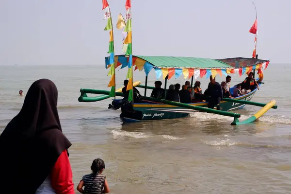 stock image the boat on the beach 