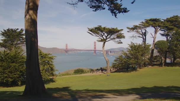 Solig Dag Nära Golden Gate Bridge — Stockvideo