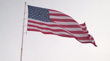 Ulusal Yıldızlar ve Çizgiler Amblemi