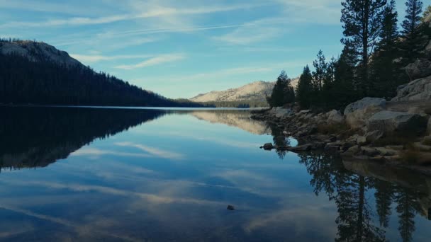 Hermoso Lago Montaña — Vídeos de Stock