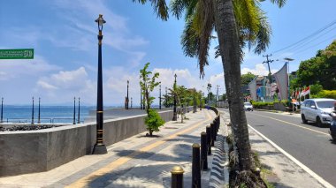 Manado, Kuzey Sulawesi 'deki Malalayang Sahili turistik merkezleri.