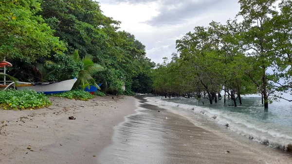 Las Namorzynowy Wybrzeżu Melonguane — Zdjęcie stockowe