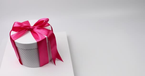 白色背景礼品盒 — 图库视频影像