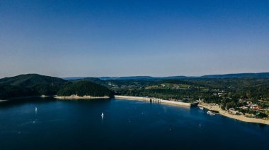 Solina Reservoir ve hidroelektrik santrali..