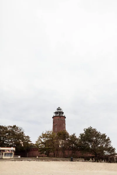 空を背景に灯台 ポーランドのコロブログ — ストック写真