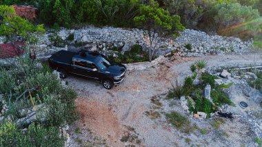 Hırvatistan 'da Dodge Ram Limited, Korcula Adası