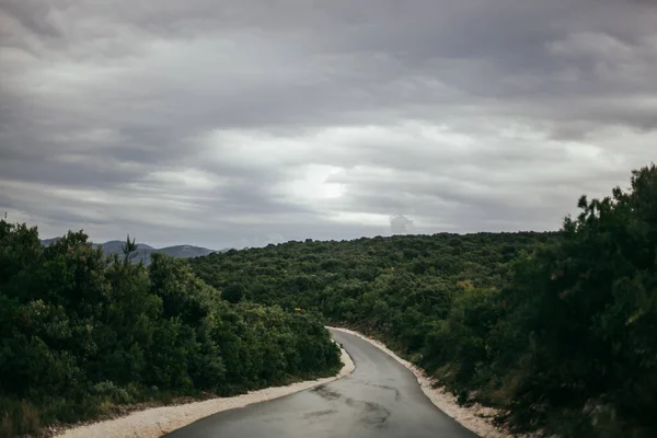 Горная Дорога Над Пропастью Около Оребича Хорватии — стоковое фото