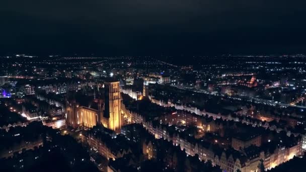 Hipnotyzujący Film Dronach Oddaje Centrum Gdańska Nocy Grudniu Świecące Światła — Wideo stockowe