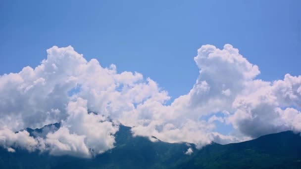 Faszinierender Zeitraffer Rollende Wolken Über Den Gipfeln Der Italienischen Alpen — Stockvideo