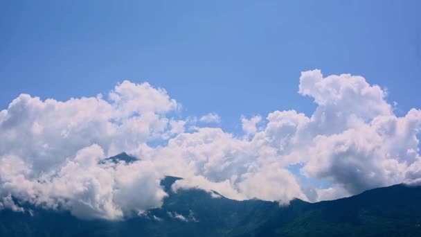 Hullámzó Felhők Olasz Alpok Csúcsai Felett Comói Felett Lombardiában Időintervallum — Stock videók